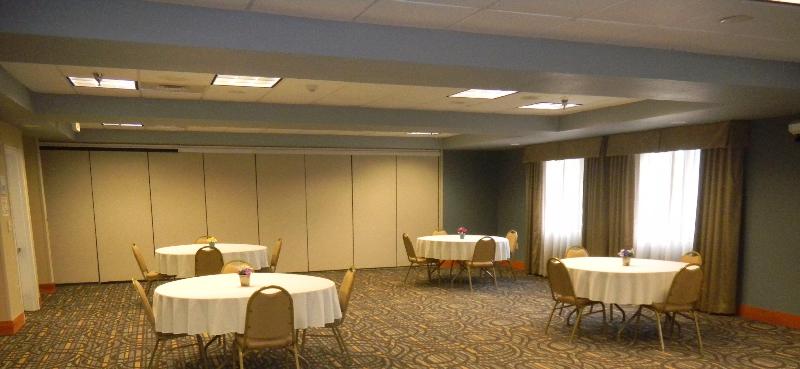 호텔 Holiday Inn Express & Suites Winner By Ihg