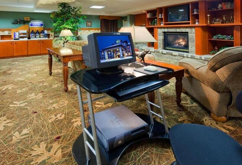 호텔 Holiday Inn Express & Suites Winner By Ihg