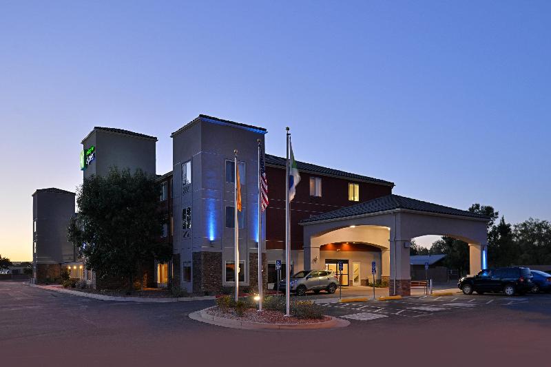 Отель Holiday Inn Express Albuquerque N   Bernalillo, An Ihg