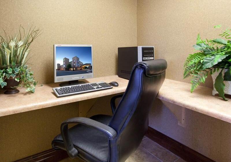 Отель Holiday Inn Express Albuquerque N   Bernalillo, An Ihg