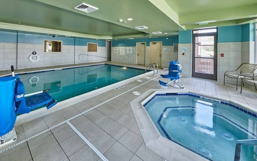 Holiday Inn Express Hotel & Suites Medford Central Point, An Ihg