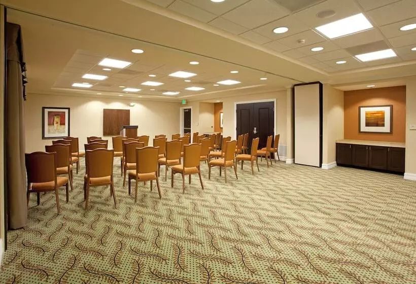 ホテル Holiday Inn Express And Suites Newberry, An Ihg