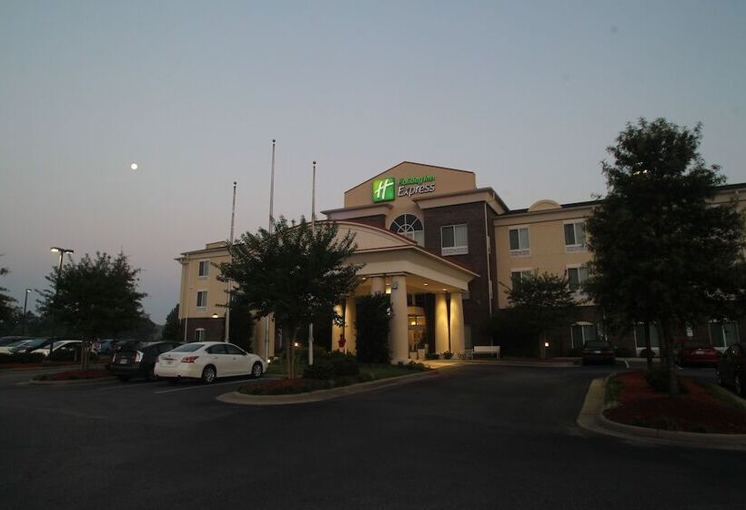 فندق Holiday Inn Express Pembroke, An Ihg