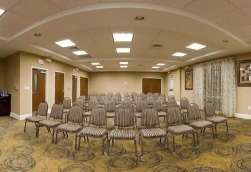 ホテル Holiday Inn Express Pembroke, An Ihg