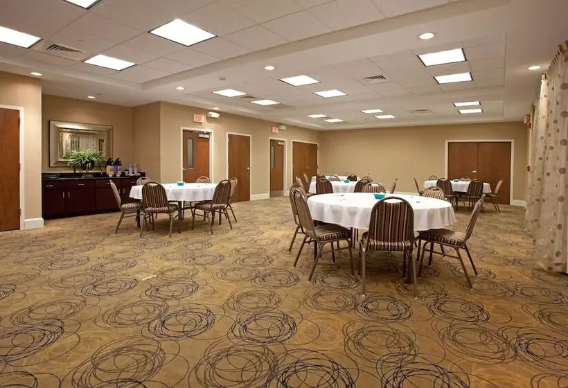 ホテル Holiday Inn Express Pembroke, An Ihg