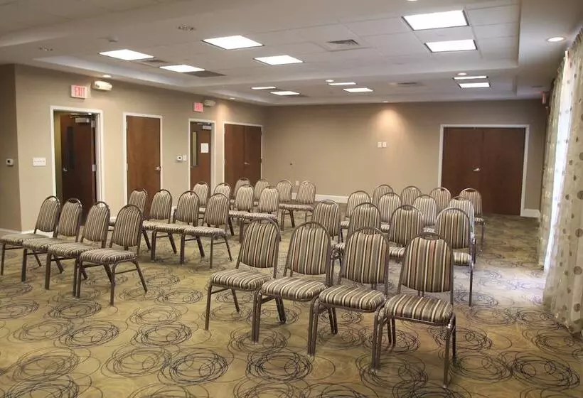 ホテル Holiday Inn Express Pembroke, An Ihg