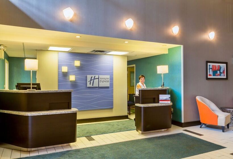 Holiday Inn Express Hotel & Suites Mt. Holly By Ihg