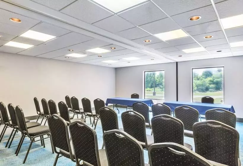 Holiday Inn Express Hotel & Suites Mt. Holly By Ihg