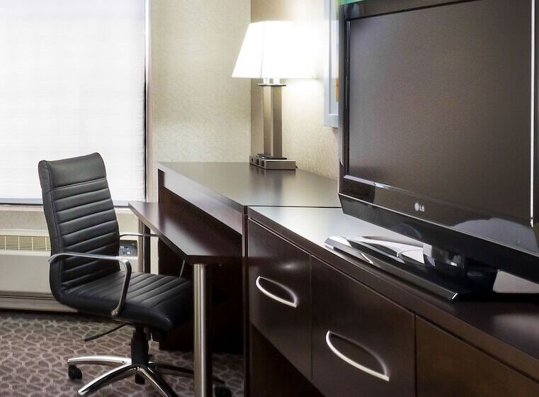 Holiday Inn Express Hotel & Suites Mt. Holly By Ihg