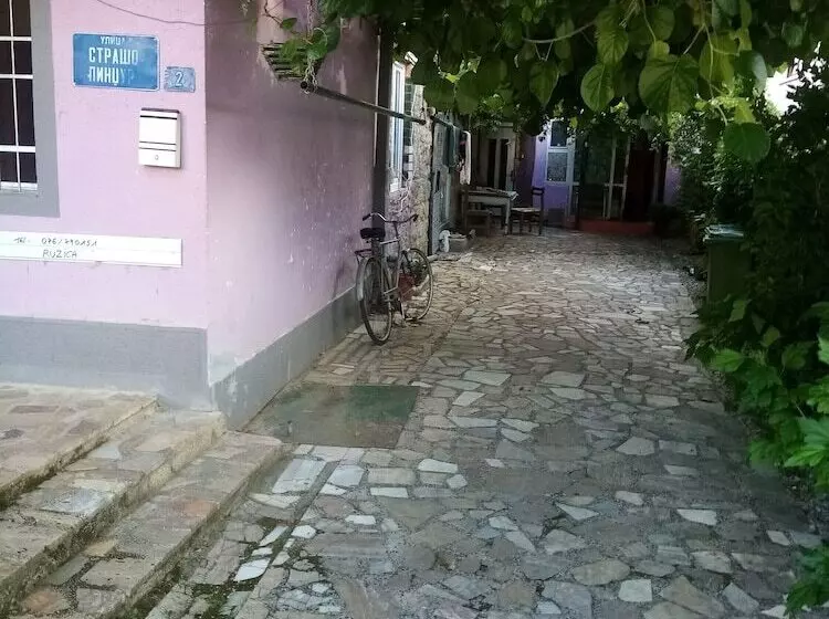 هتل Pink Hostel Mimi