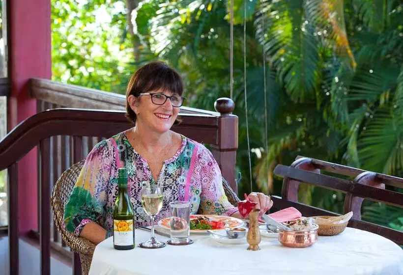 Hotel Raheem Residency