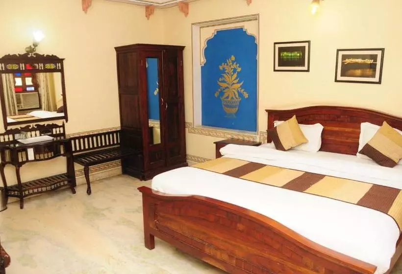 בית מלון כפרי Sajjan Niwas