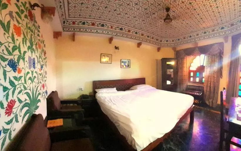 בית מלון כפרי Sajjan Niwas