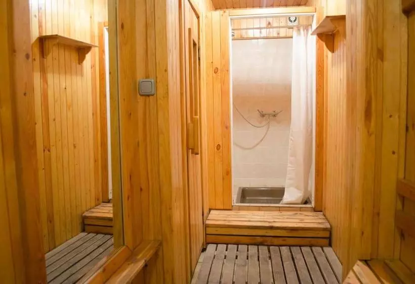 Red Nose Hostel With Self Check In