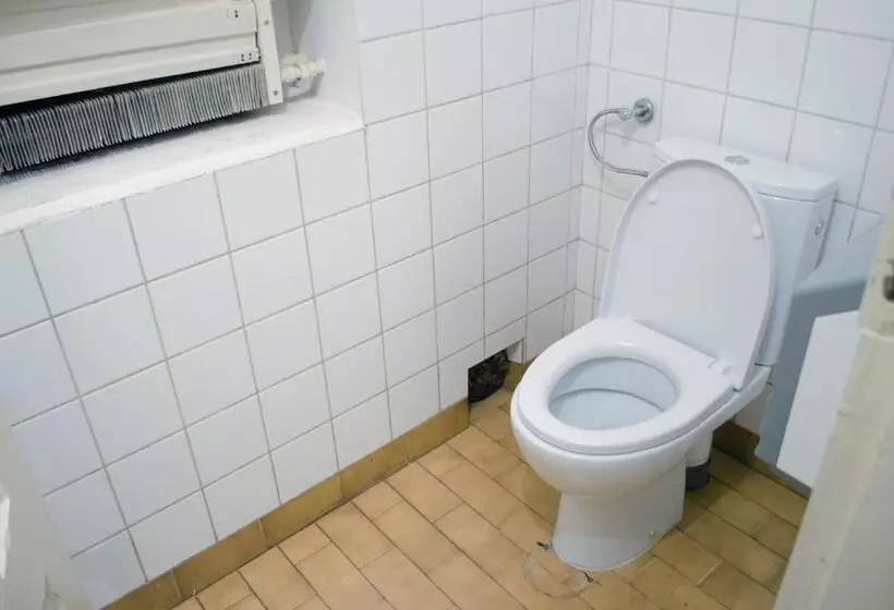 Red Nose Hostel With Self Check In