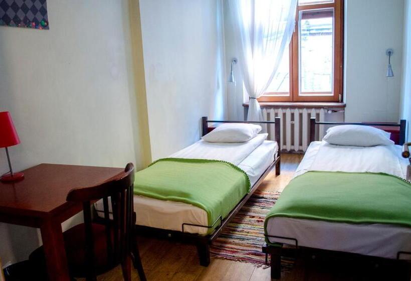 Red Nose Hostel With Self Check In