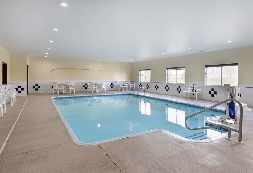 בית מלון כפרי Comfort Inn & Suites Davenport   Quad Cities