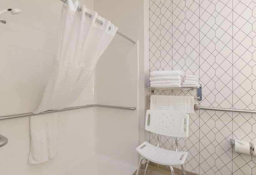 בית מלון כפרי Comfort Inn & Suites Davenport   Quad Cities