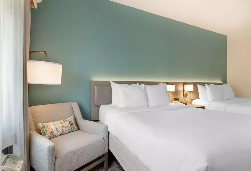 בית מלון כפרי Comfort Inn & Suites Davenport   Quad Cities