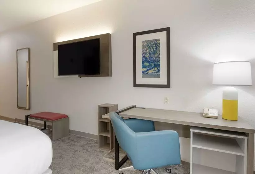 בית מלון כפרי Comfort Inn & Suites Davenport   Quad Cities