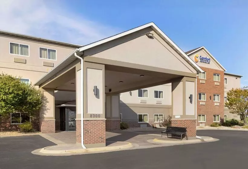 בית מלון כפרי Comfort Inn & Suites Davenport   Quad Cities