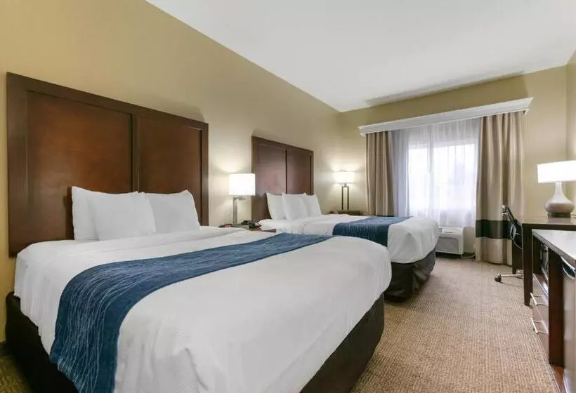 호텔 Comfort Inn & Suites Near University Of Wyoming