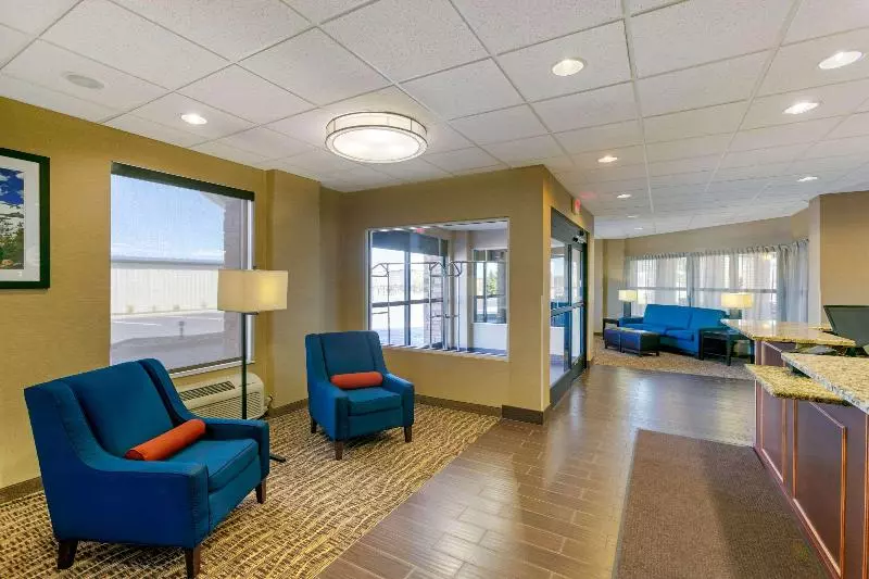 호텔 Comfort Inn & Suites Near University Of Wyoming