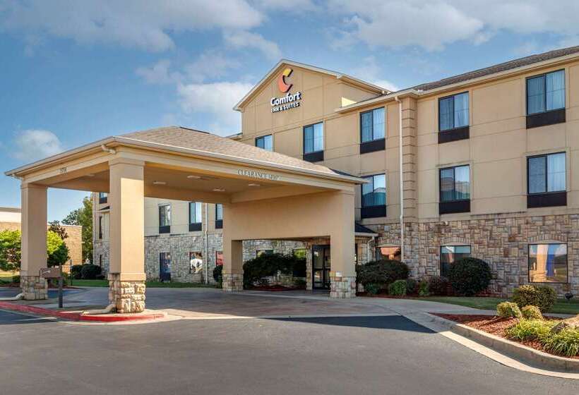 ホテル Comfort Inn & Suites Russellville I40