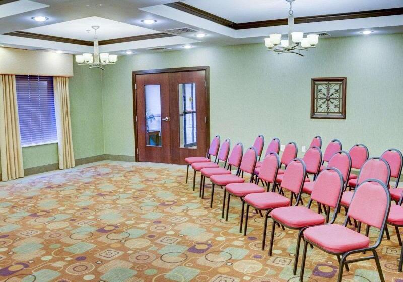 ホテル Comfort Inn & Suites Russellville I40