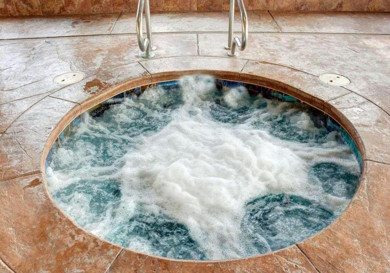 ホテル Comfort Inn & Suites Russellville I40