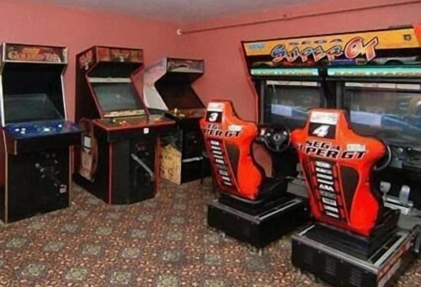 هتل Crown Choice Inn & Suites Lakeview And Waterpark