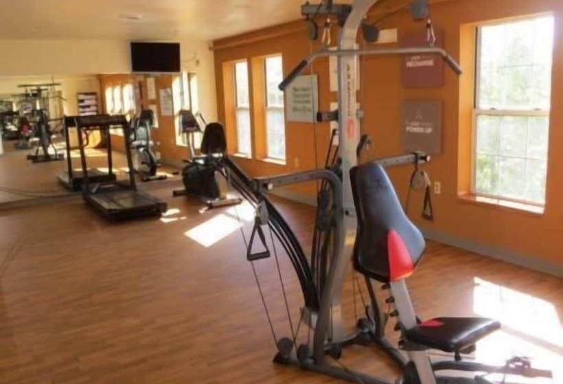 هتل Crown Choice Inn & Suites Lakeview And Waterpark