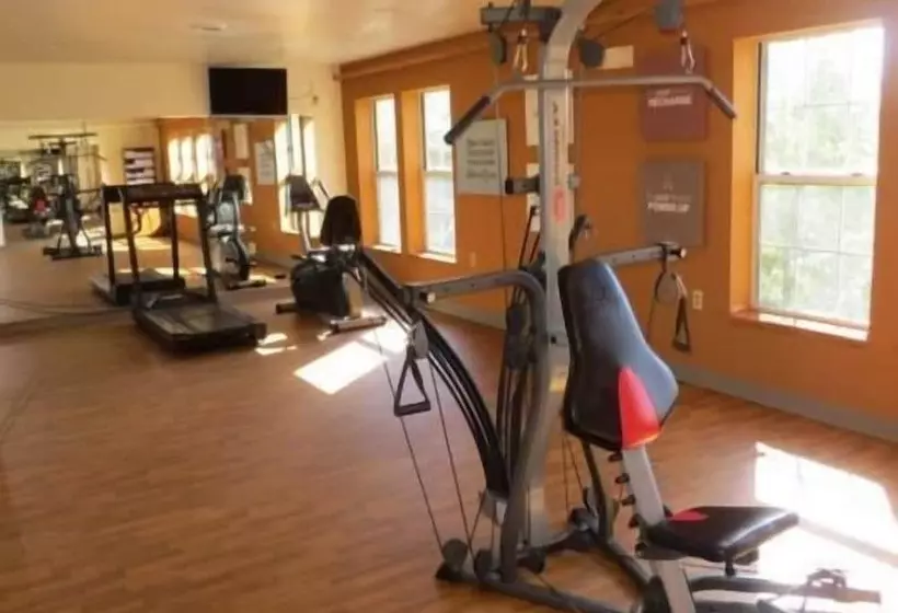 هتل Crown Choice Inn & Suites Lakeview And Waterpark