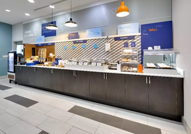 Holiday Inn Express Hotel & Suites Cleburne, An Ihg