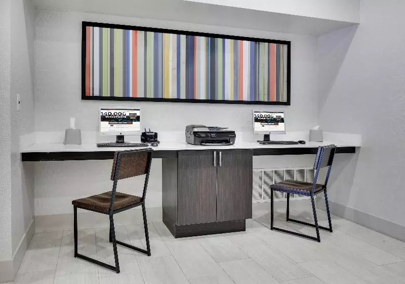 Holiday Inn Express Hotel & Suites Cleburne, An Ihg