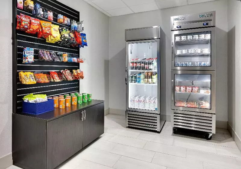 Holiday Inn Express Hotel & Suites Cleburne, An Ihg