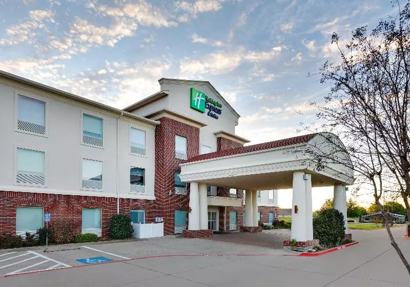 Holiday Inn Express Hotel & Suites Cleburne, An Ihg