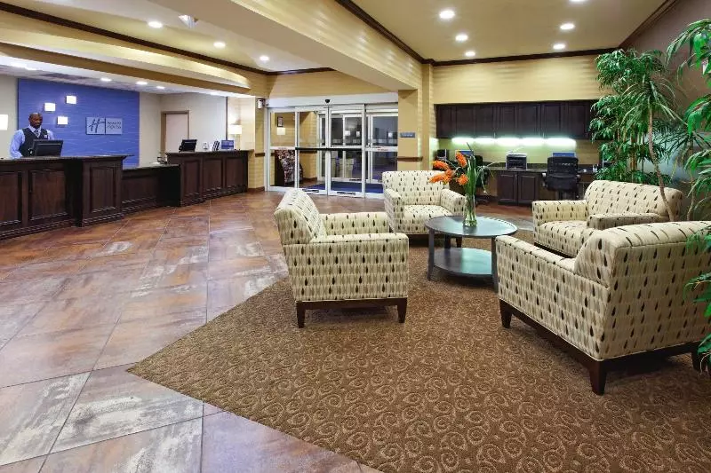 Holiday Inn Express Hotel & Suites Cleburne, An Ihg