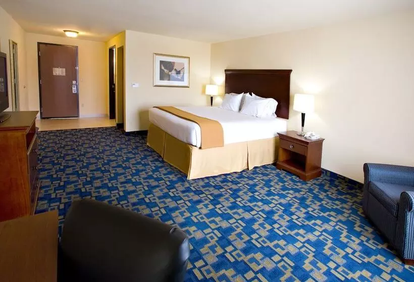 Отель Holiday Inn Express & Suites Jourdanton Pleasanton, An Ihg