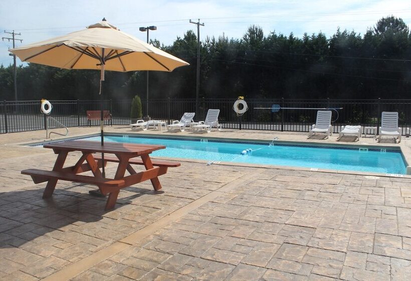 Holiday Inn Express Hotel & Suites Warrenton, An Ihg