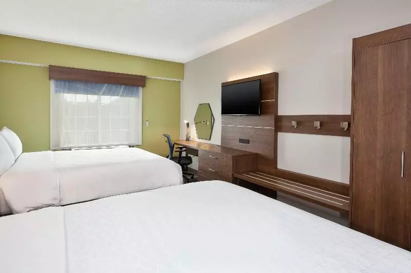 Holiday Inn Express Hotel & Suites Warrenton, An Ihg