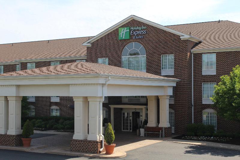 Holiday Inn Express Hotel & Suites Warrenton, An Ihg