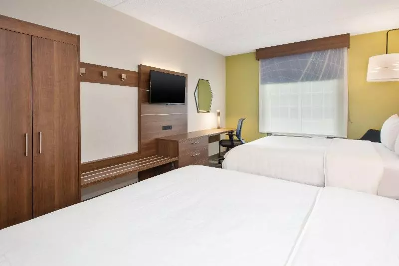 Holiday Inn Express Hotel & Suites Warrenton, An Ihg