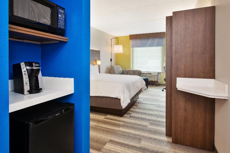 Holiday Inn Express Hotel & Suites Warrenton, An Ihg
