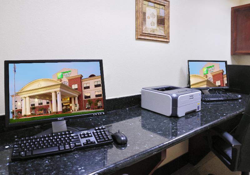 בית מלון כפרי Holiday Inn Express Sealy, An Ihg