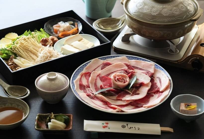 فندق Momijiya Honkan Takaosansou