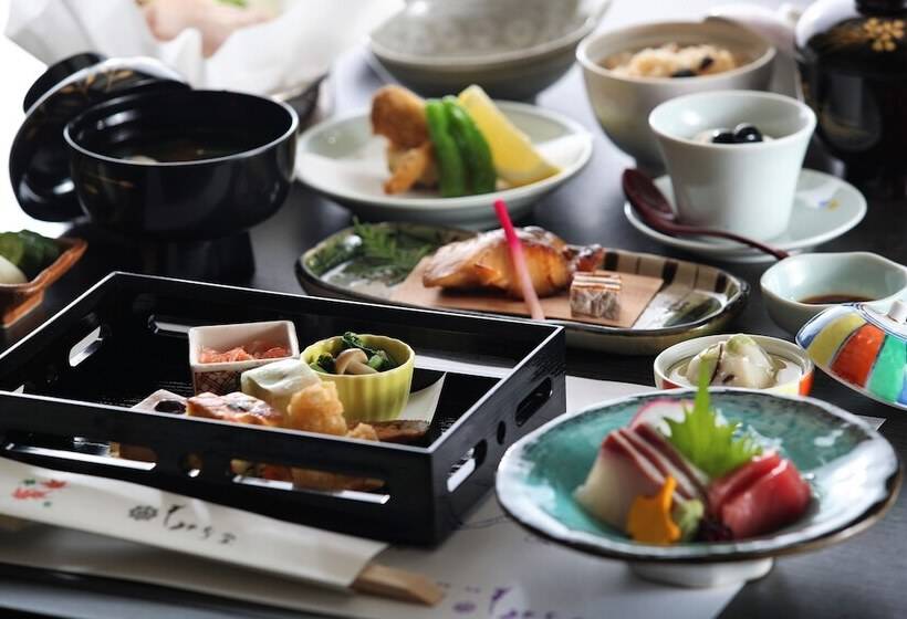 فندق Momijiya Honkan Takaosansou