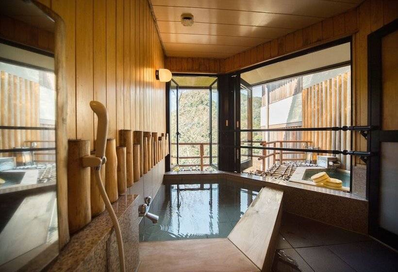 فندق Momijiya Honkan Takaosansou