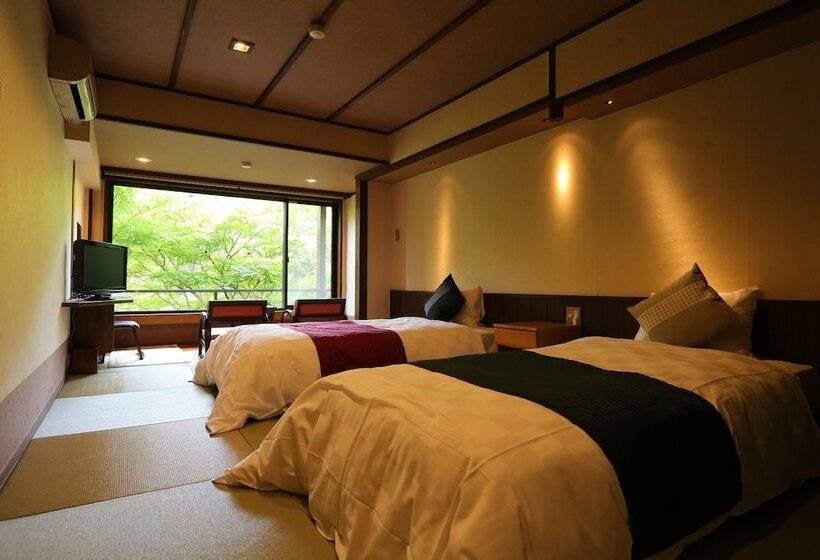 فندق Momijiya Honkan Takaosansou