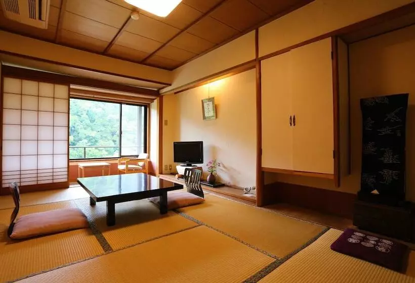 בית מלון כפרי Momijiya Honkan Takaosansou